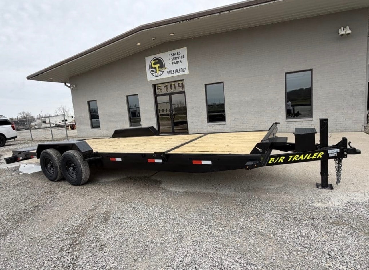 Equipment hauler photo 3